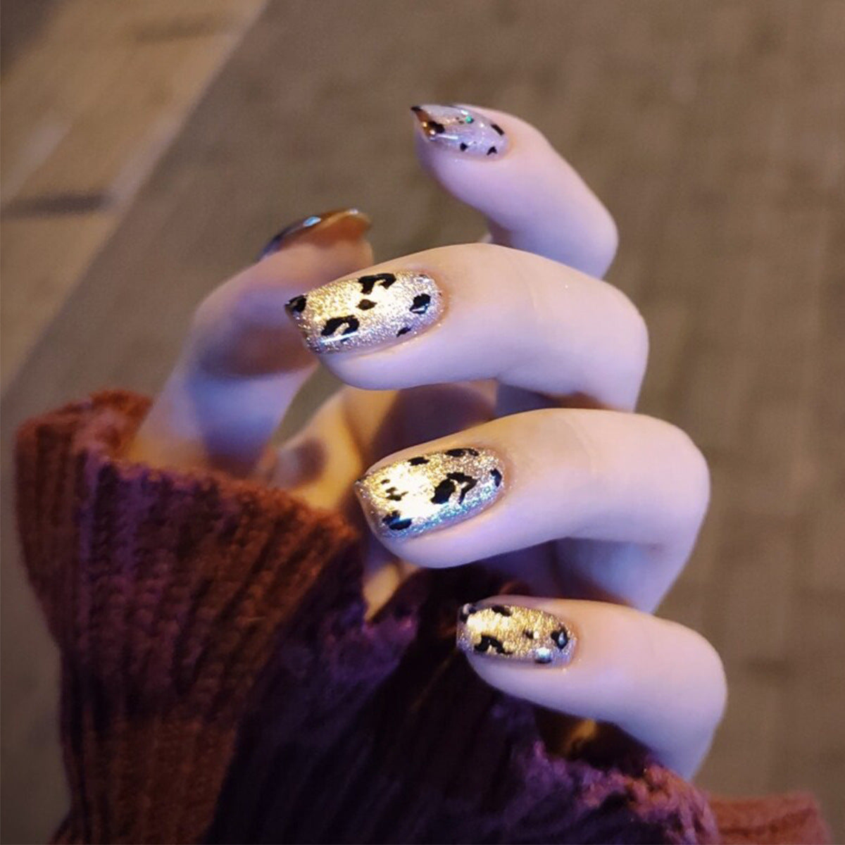 Beautiful Holiday Nail Set 10 Pieces
