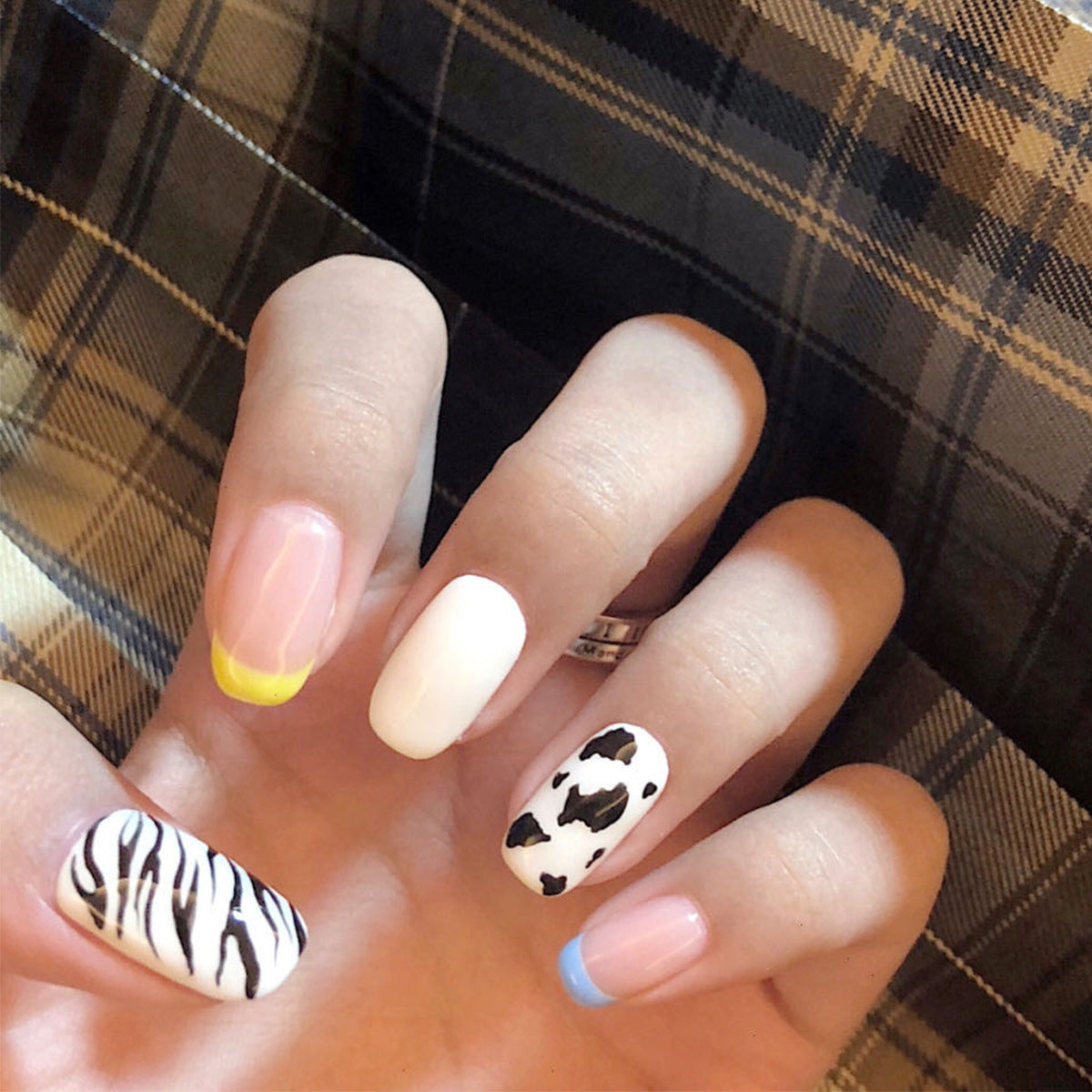 Stunning Floral Nail Set 10 Pieces