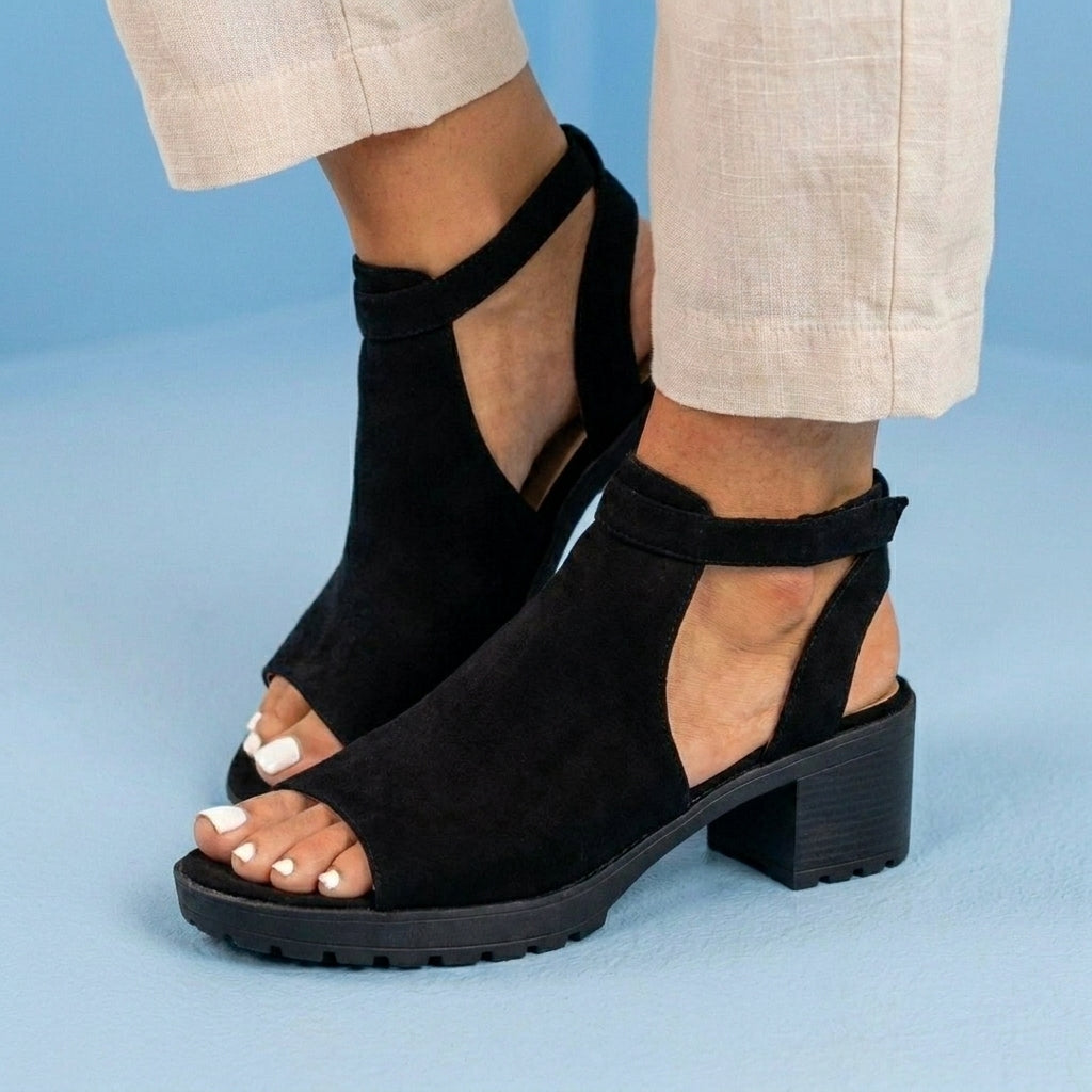 Beautifully Crafted Orthopedic Sandals
