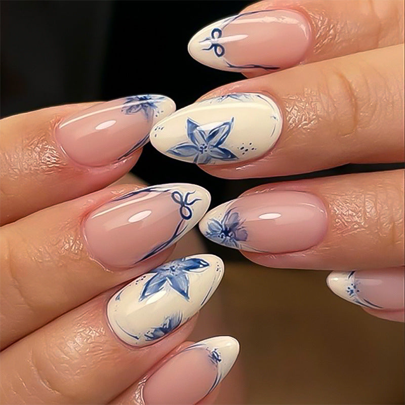 Stunning Festive Nail Set 10 Pieces