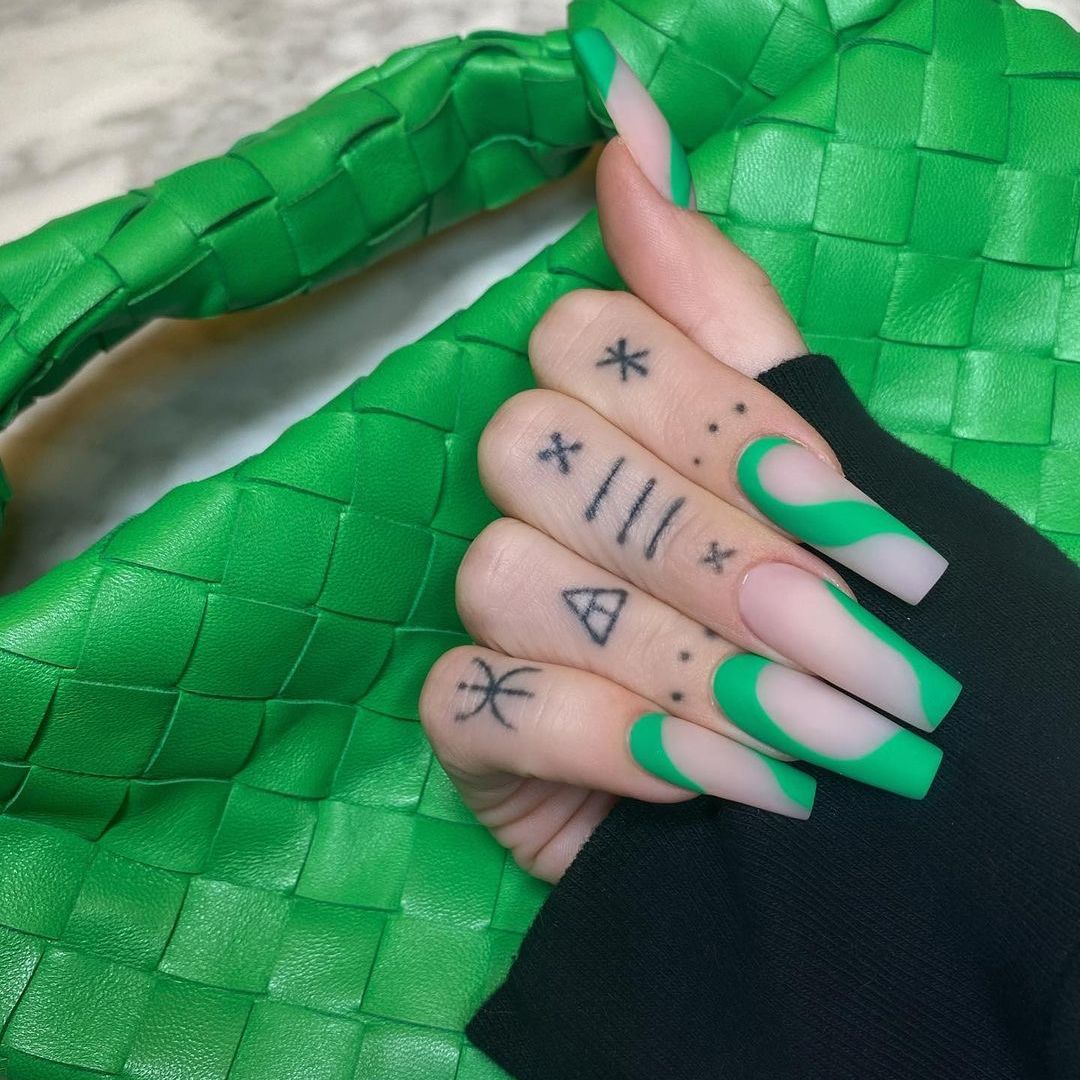 Bold Press-On Nails 10 Pieces