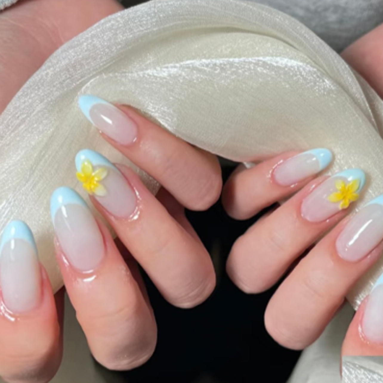 Bridal Press-On Nails 10 Pieces