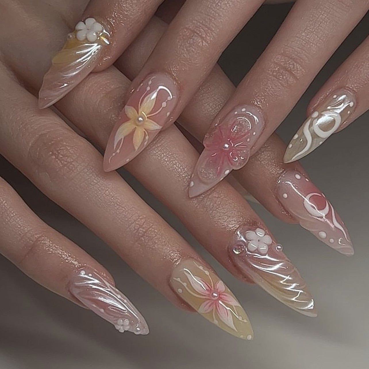 Bold Designer Nail Set 10 Pieces