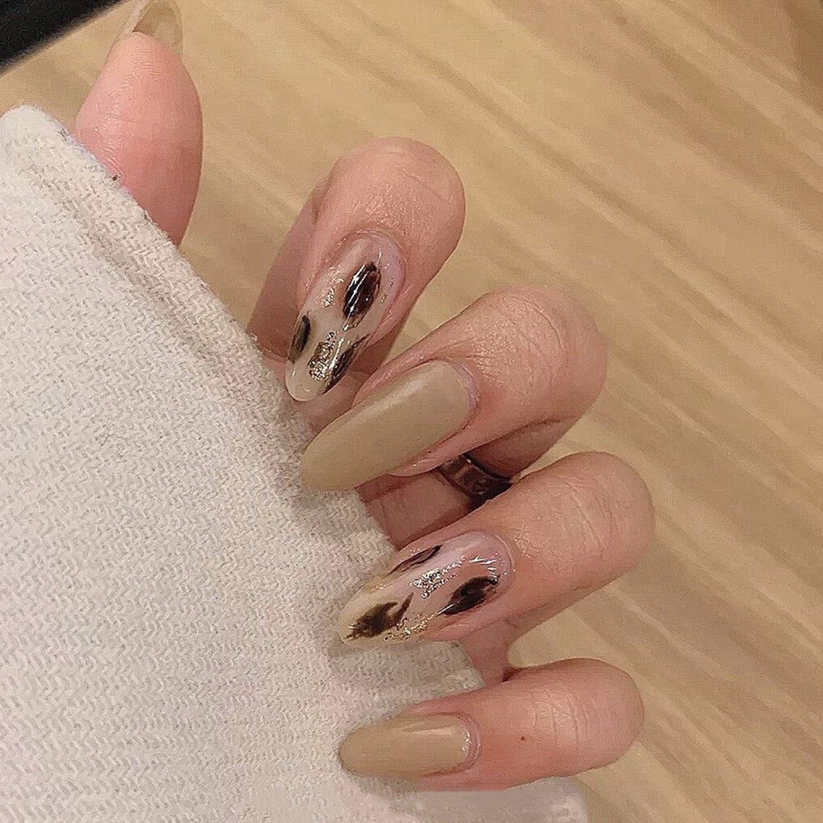 Stunning Bold Nail Set 10 Pieces