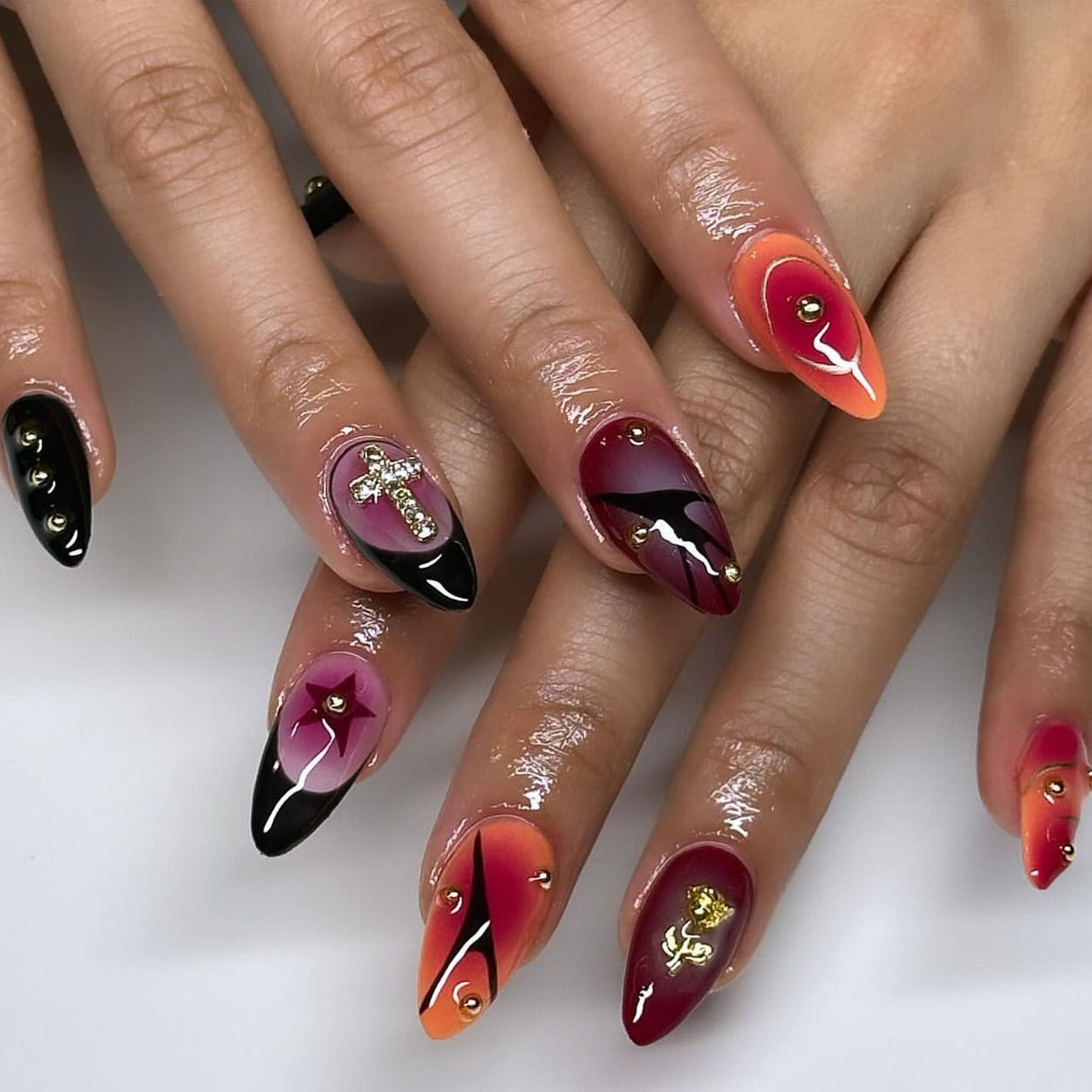 Stunning Abstract Nail Set 10 Pieces