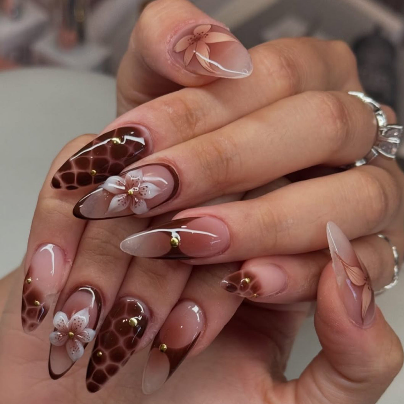 Bold Press-On Nails 10 Pieces