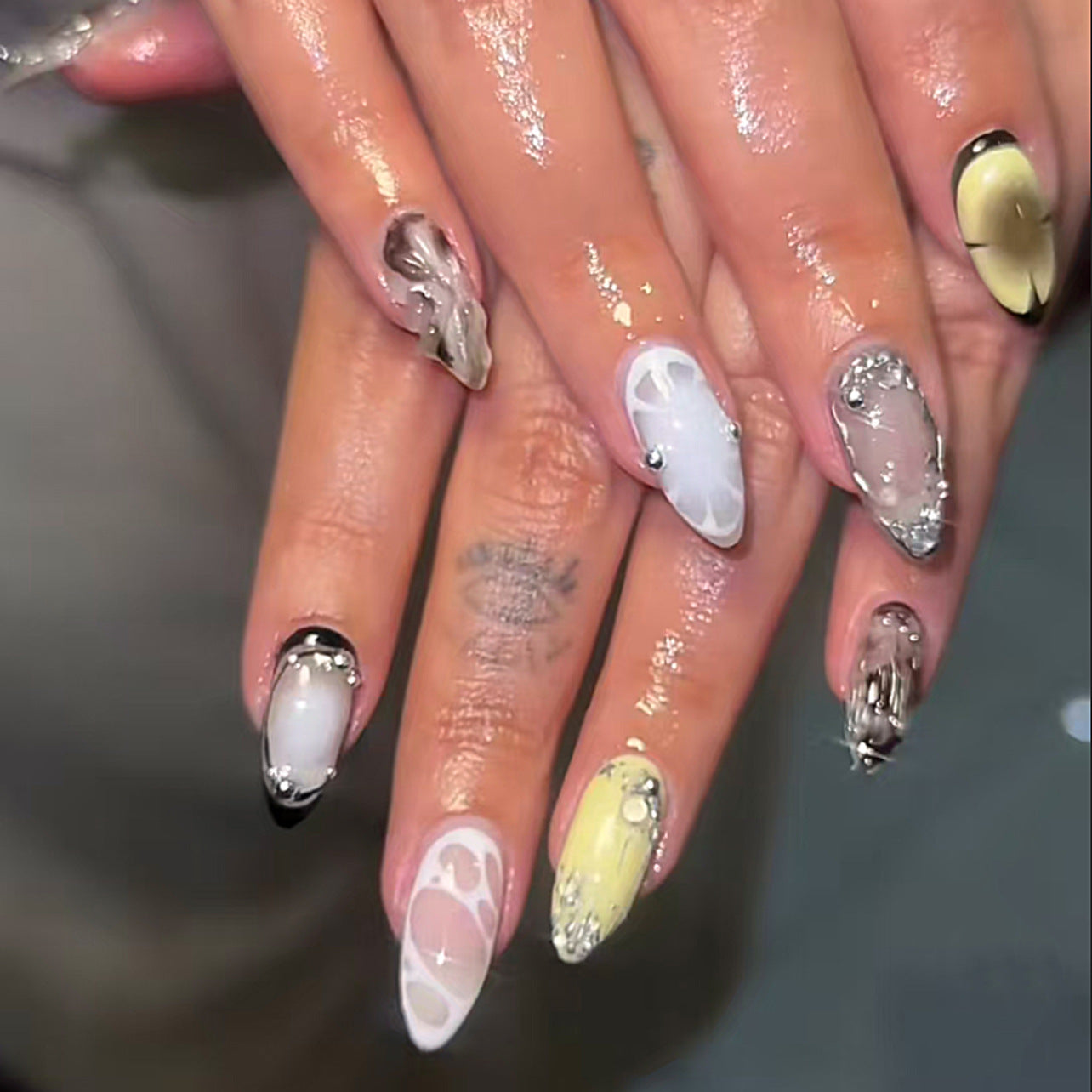 Stunning Bridal Nail Set 10 Pieces
