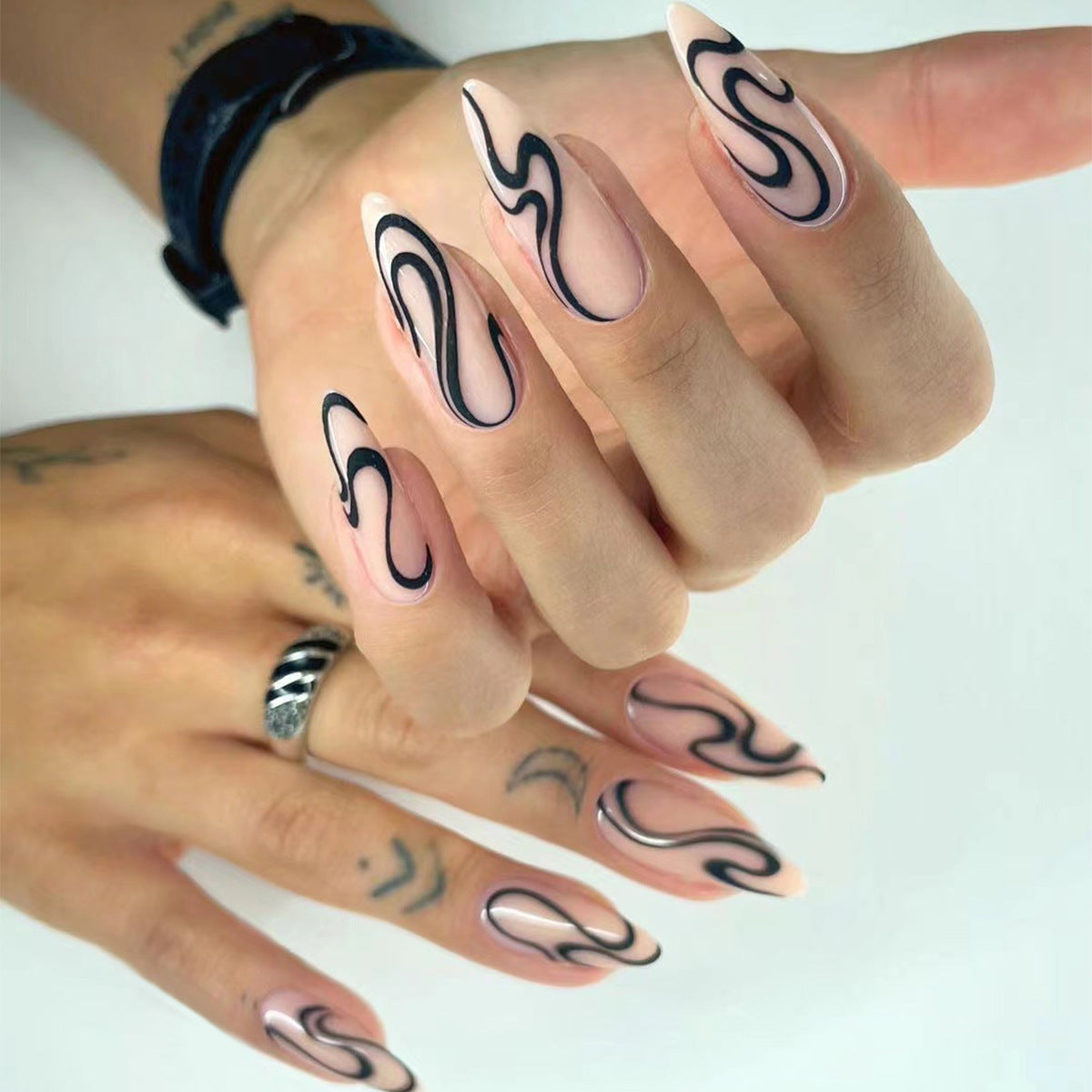Stunning Abstract Nail Set 10 Pieces