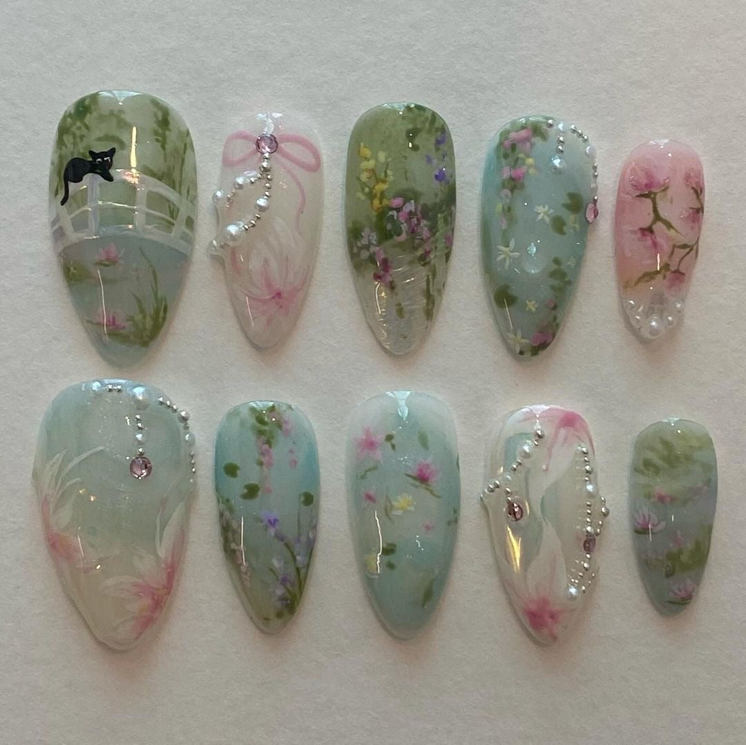 Stunning Holographic Nail Set 10 Pieces