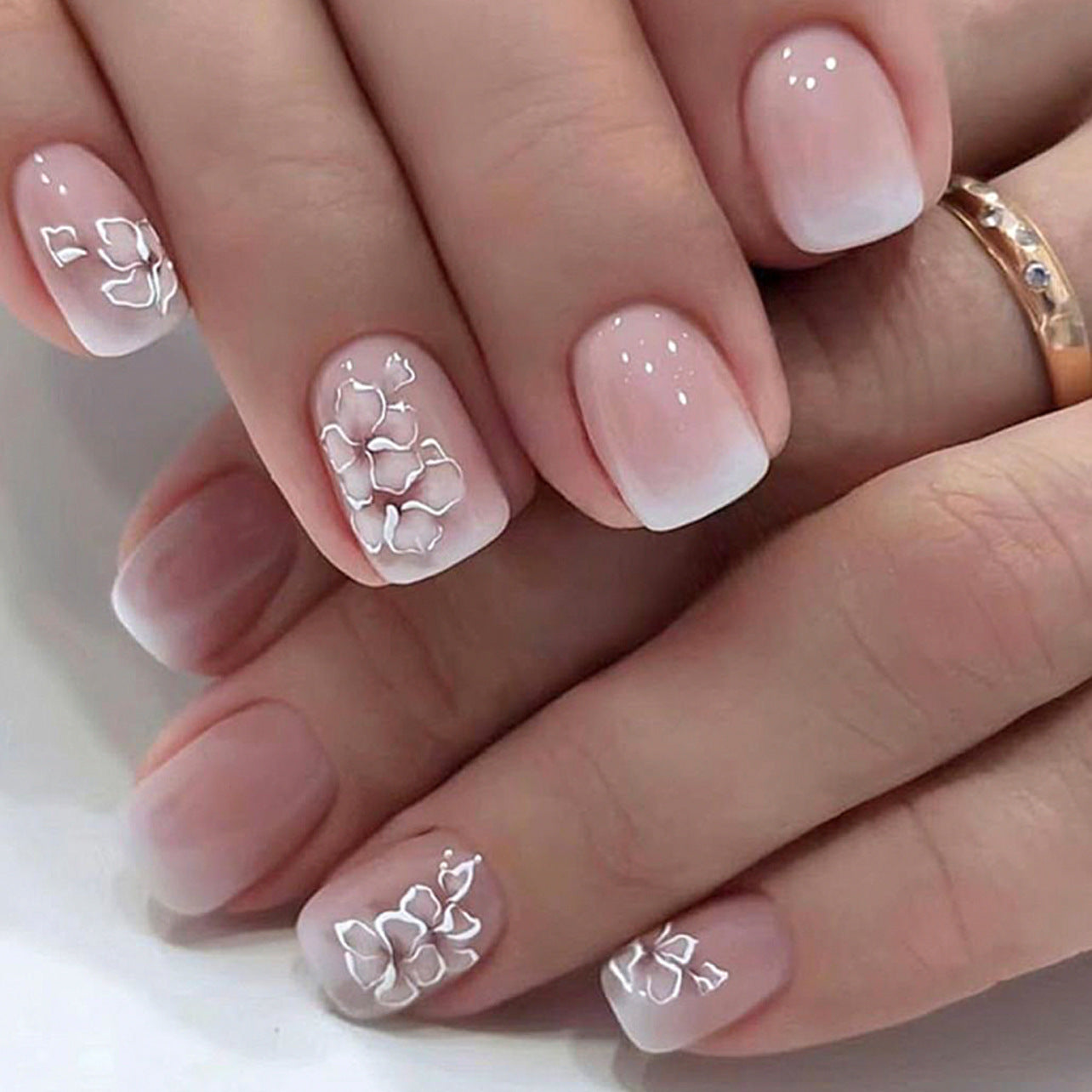 Floral Press-On Nails 10 Pieces