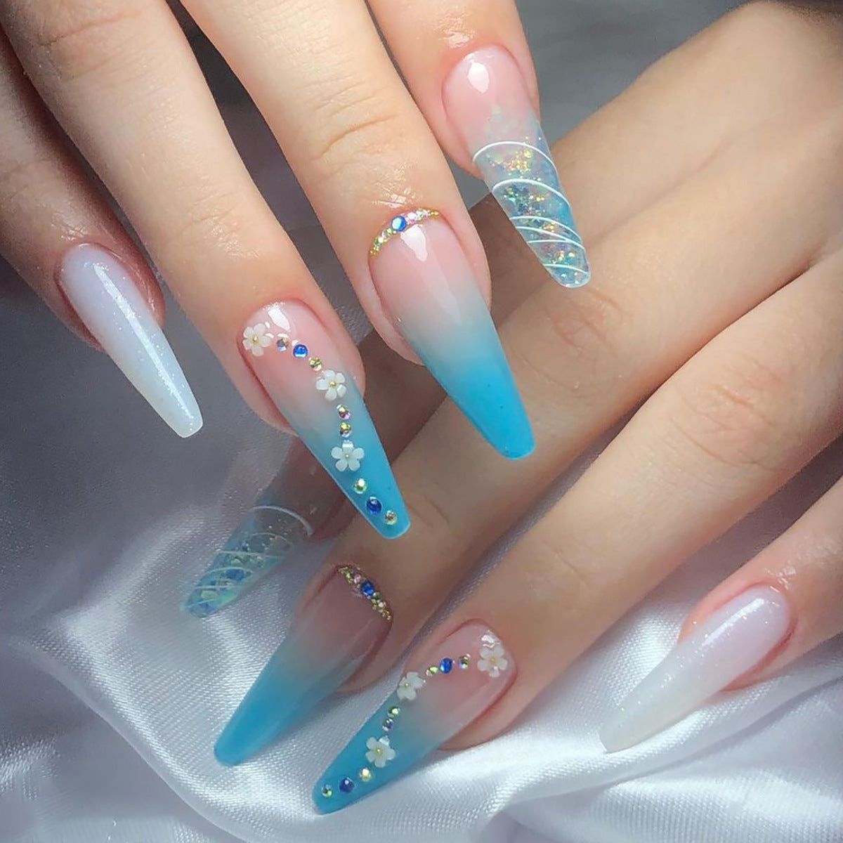 Beautiful Valentine Nail Set 10 Pieces