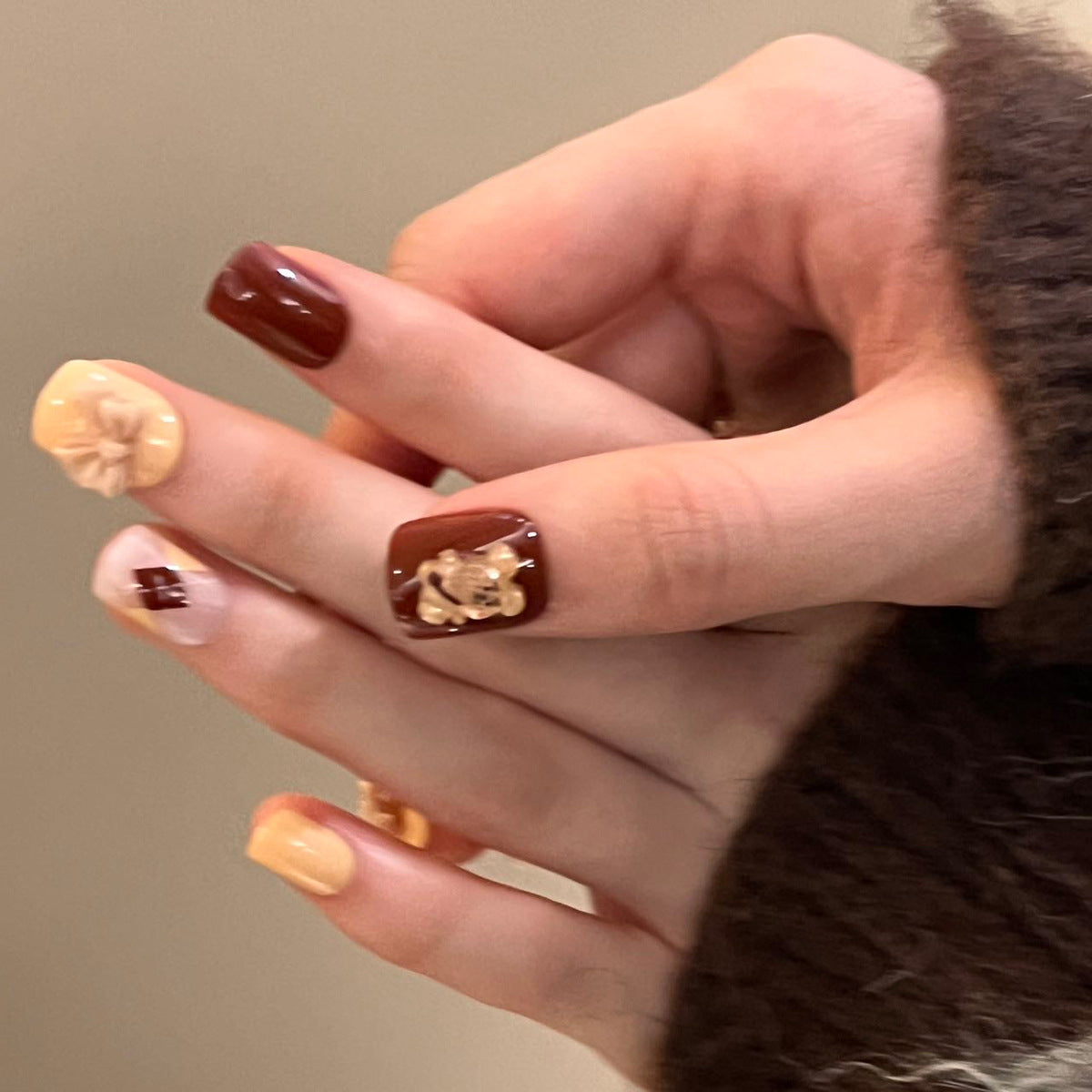 Stunning Vintage Nail Set 10 Pieces