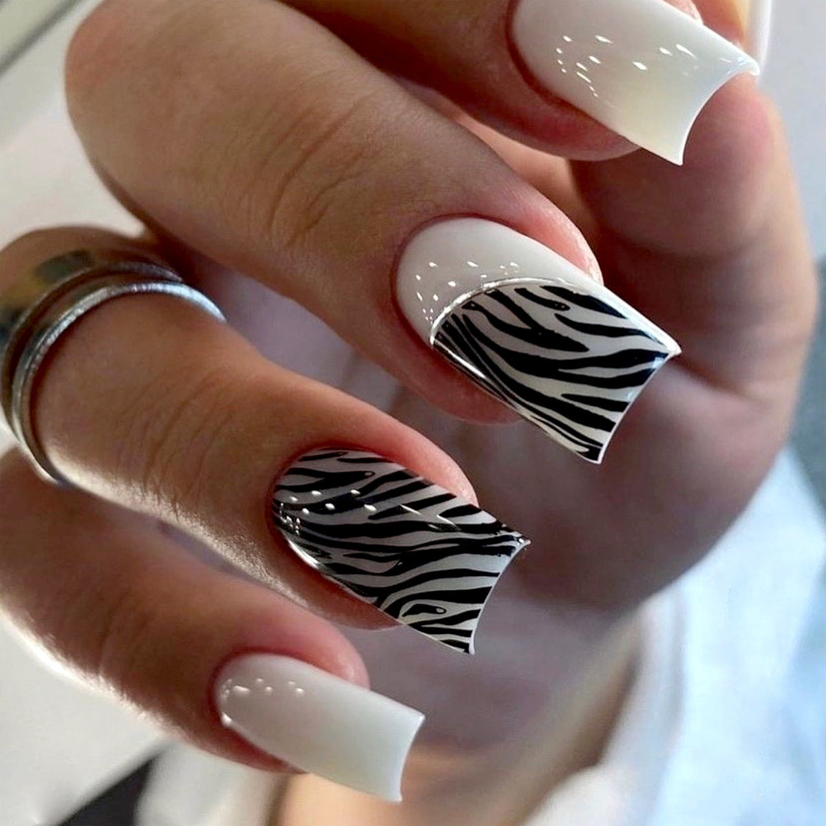 Beautiful Valentine Nail Set 10 Pieces