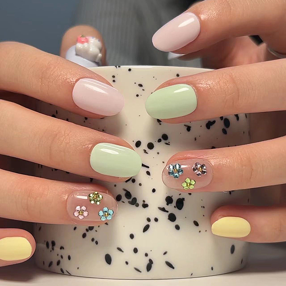 Nude Designer Nail Set 10 Pieces