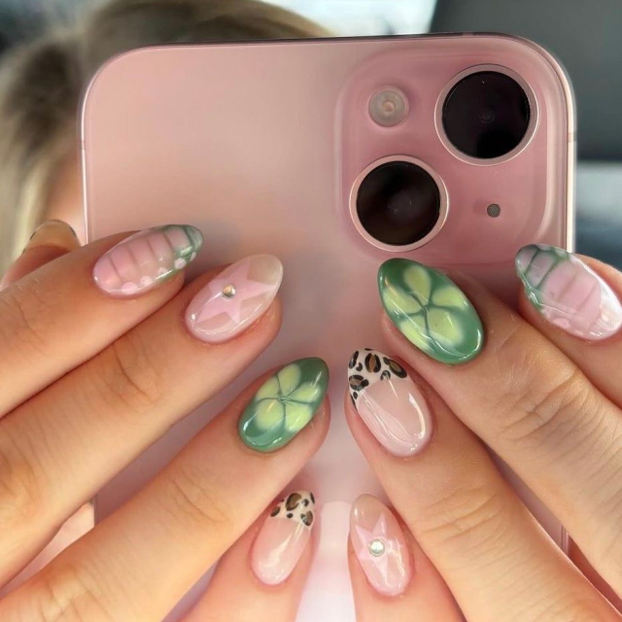 Geometric Press-On Nails 10 Pieces