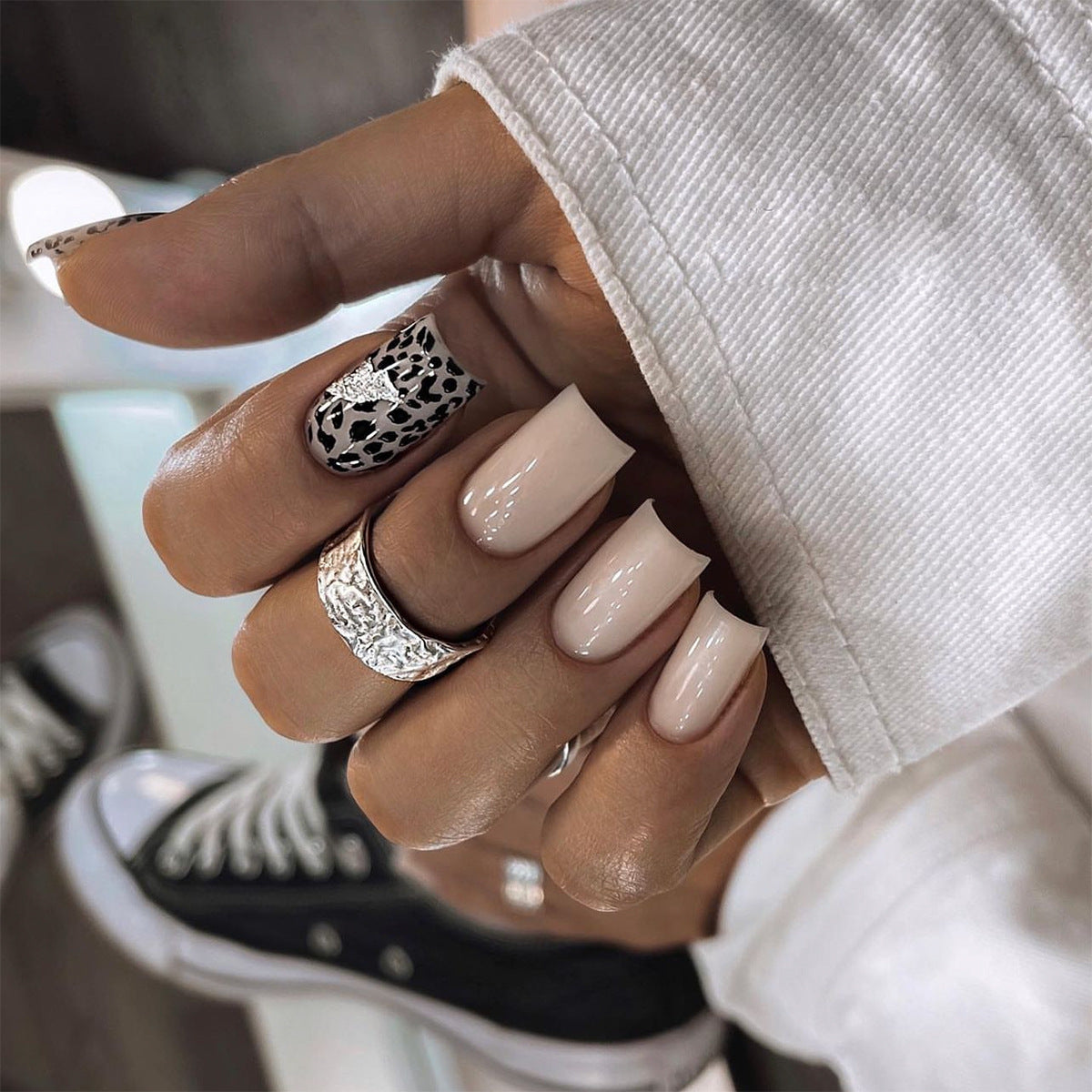 Handcrafted Modern Nail Set 10 Pieces