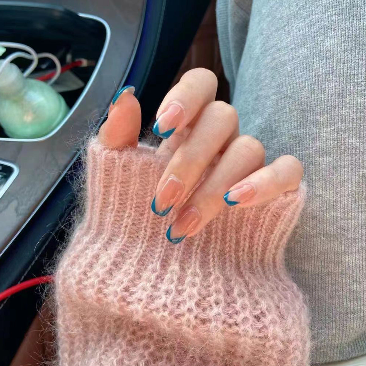 French Press-On Nails 10 Pieces