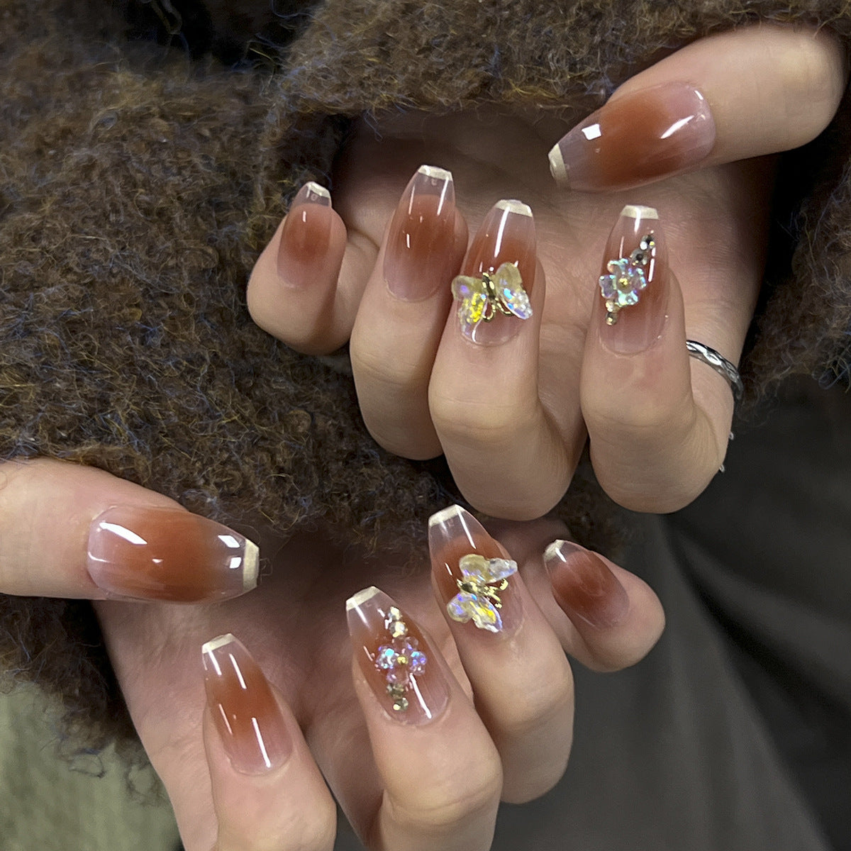 Stunning Pearl Nail Set 10 Pieces