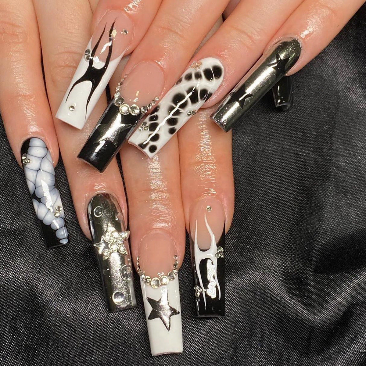 Beautiful Geometric Nail Set 10 Pieces