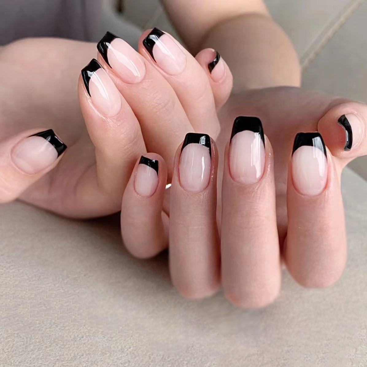 Abstract Press-On Nails 10 Pieces