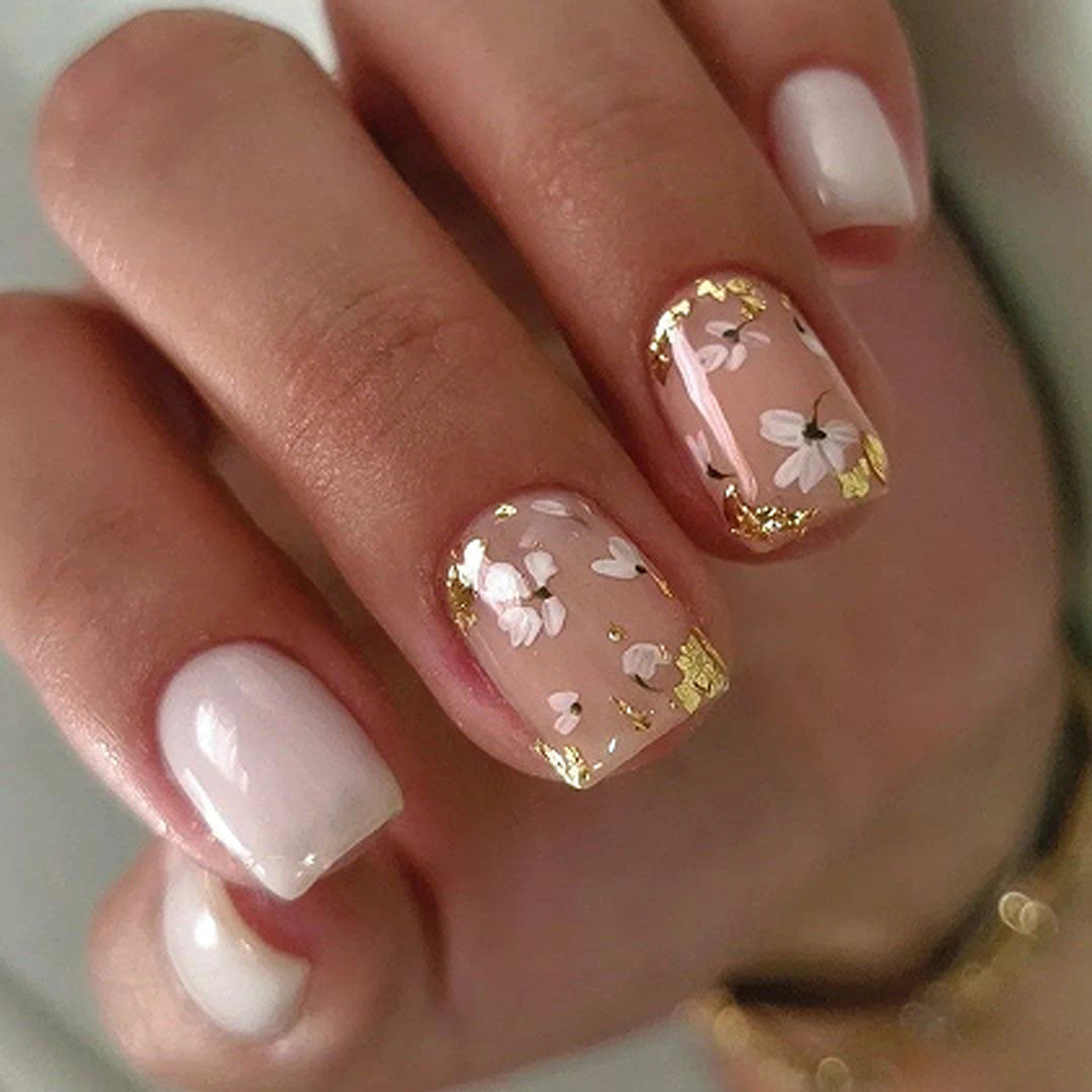 Abstract Nail Set 10 Pieces