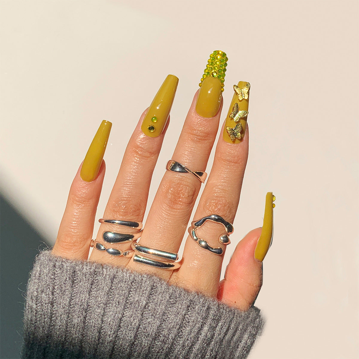 Beautiful Floral Nail Set 10 Pieces