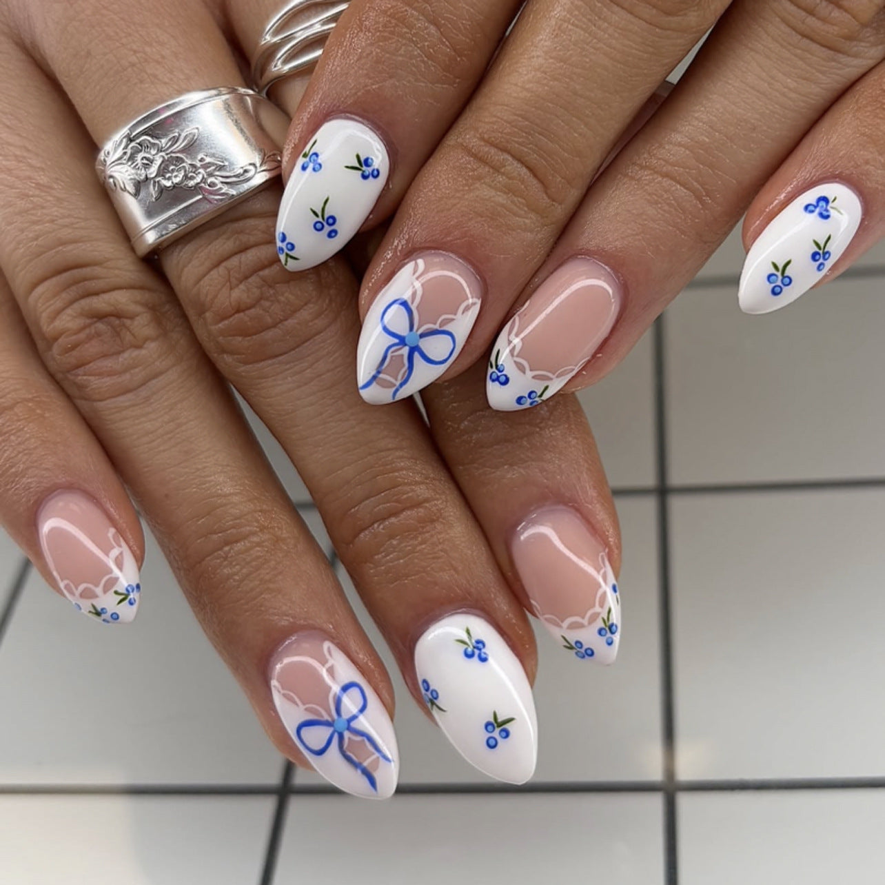 Stunning Festive Nail Set 10 Pieces