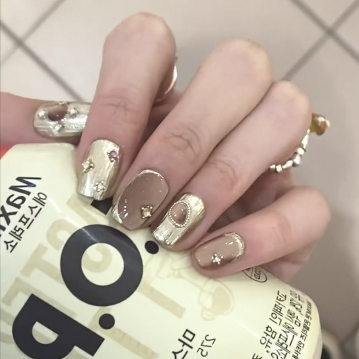 Stunning Bold Nail Set 10 Pieces