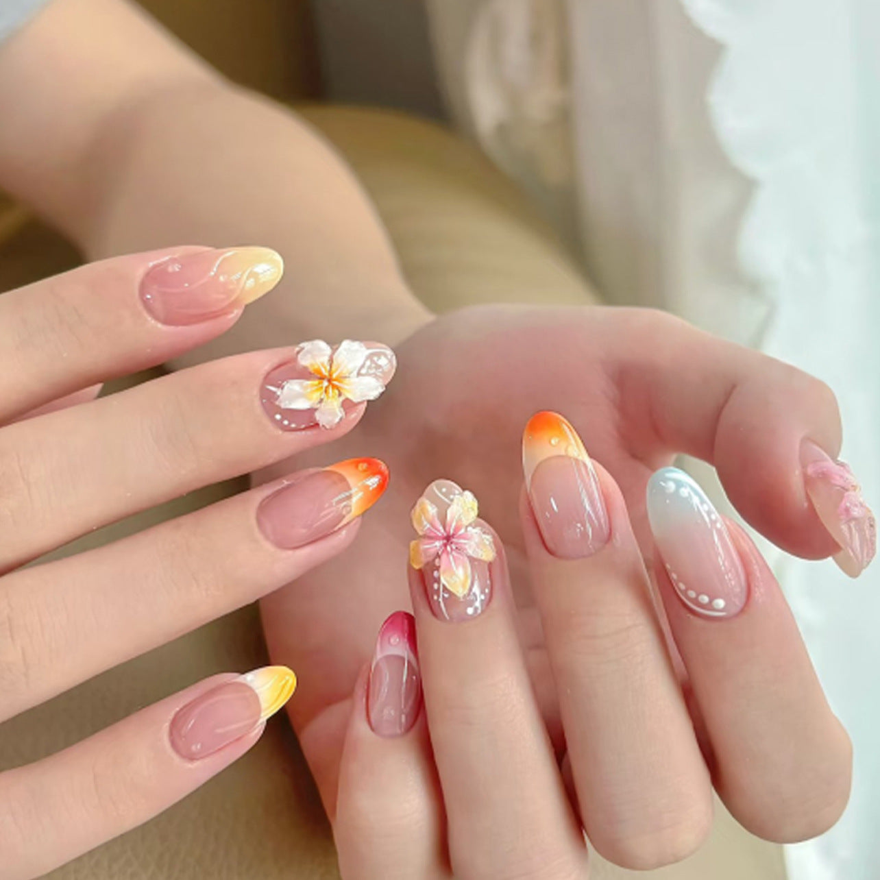 Beautiful Holiday Nail Set 10 Pieces