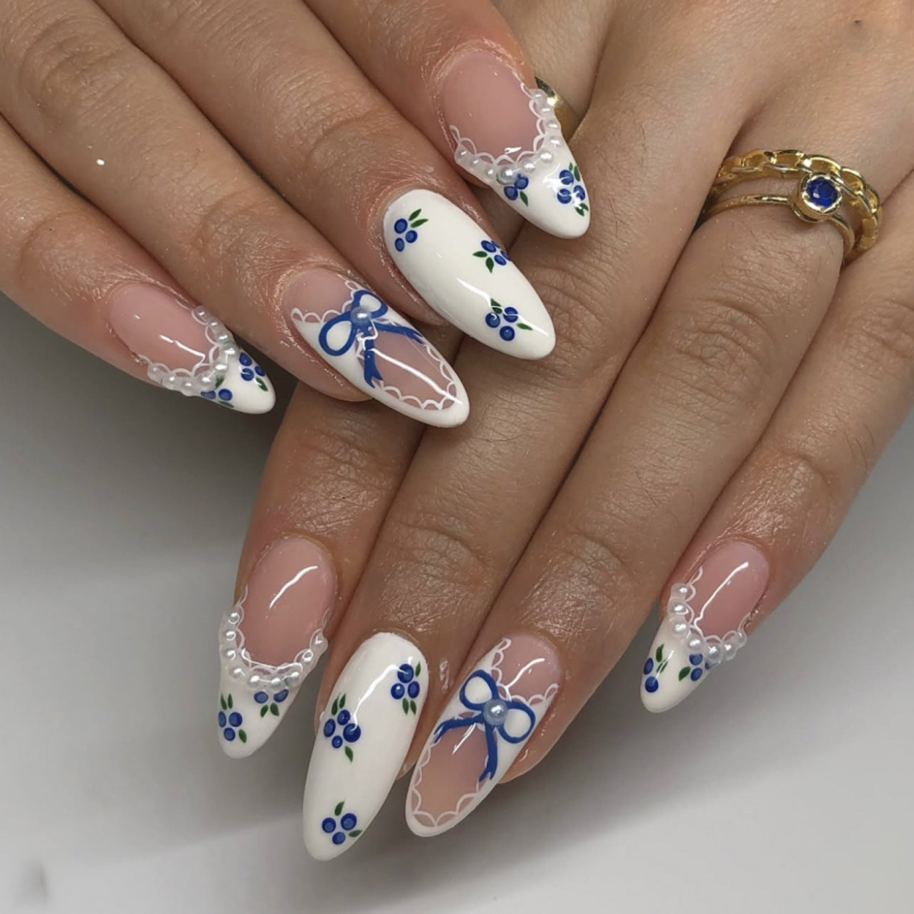 Beautiful Holiday Nail Set 10 Pieces