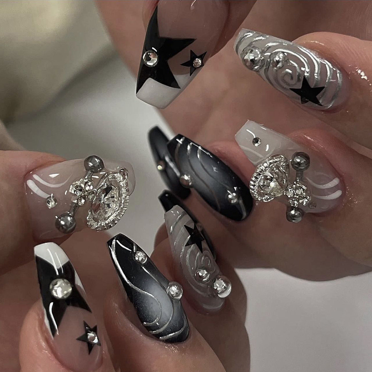 Beautiful Abstract Nail Set 10 Pieces