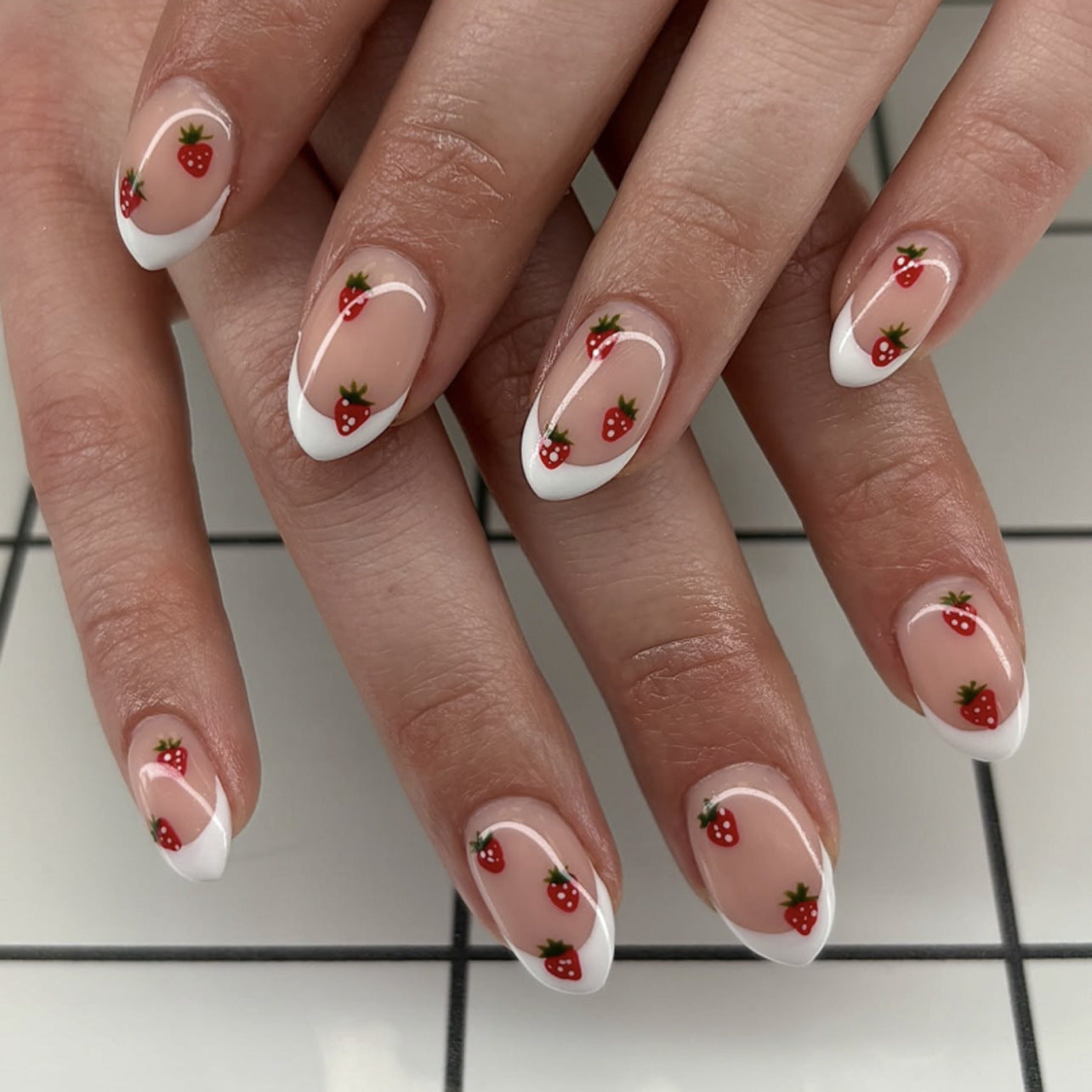 Bold Press-On Nails 10 Pieces