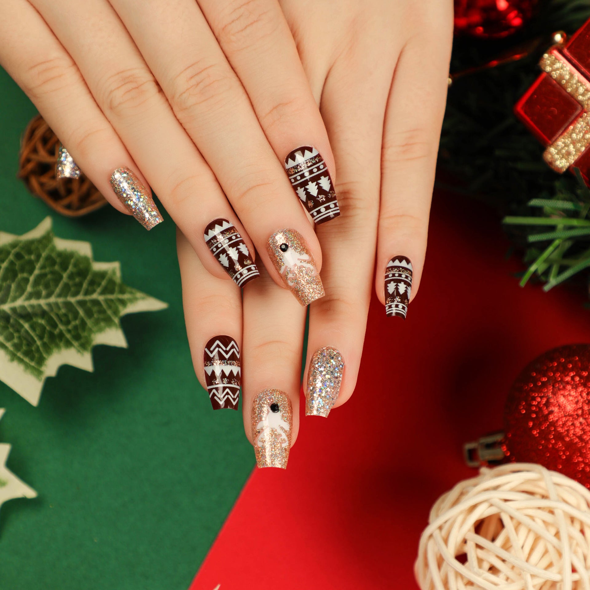 Handcrafted Modern Nail Set 10 Pieces