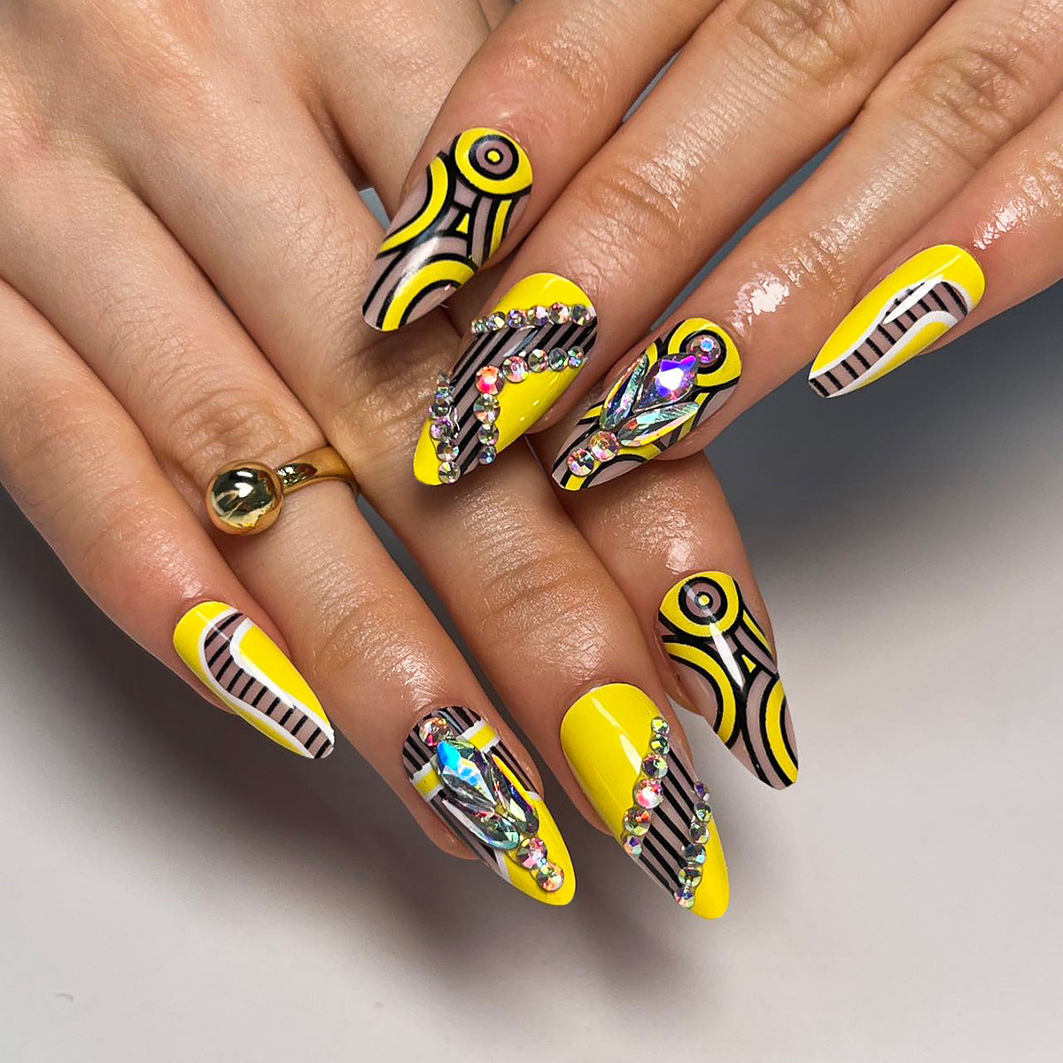 Beautiful Bridal Nail Set 10 Pieces