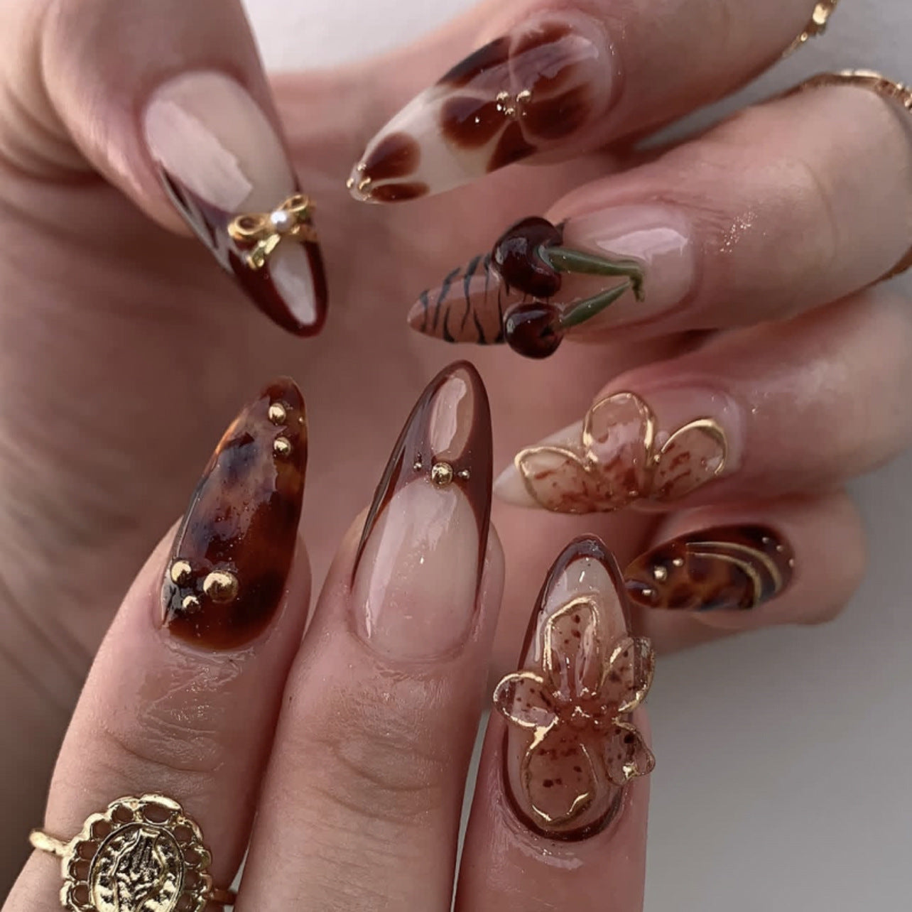 Handcrafted Abstract Nail Set 10 Pieces