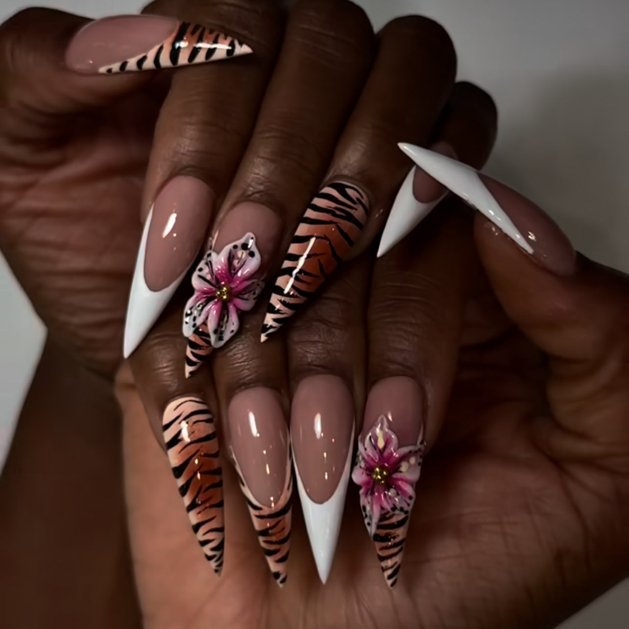 Stunning Valentine Nail Set 10 Pieces