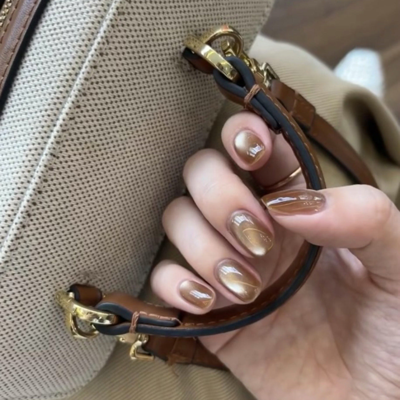 Natural Designer Nail Set 10 Pieces
