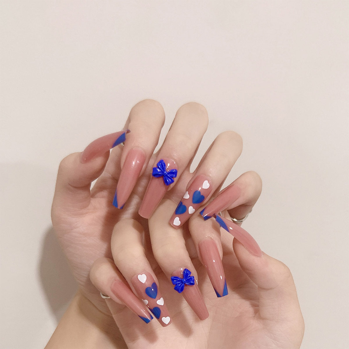Stunning Holiday Nail Set 10 Pieces