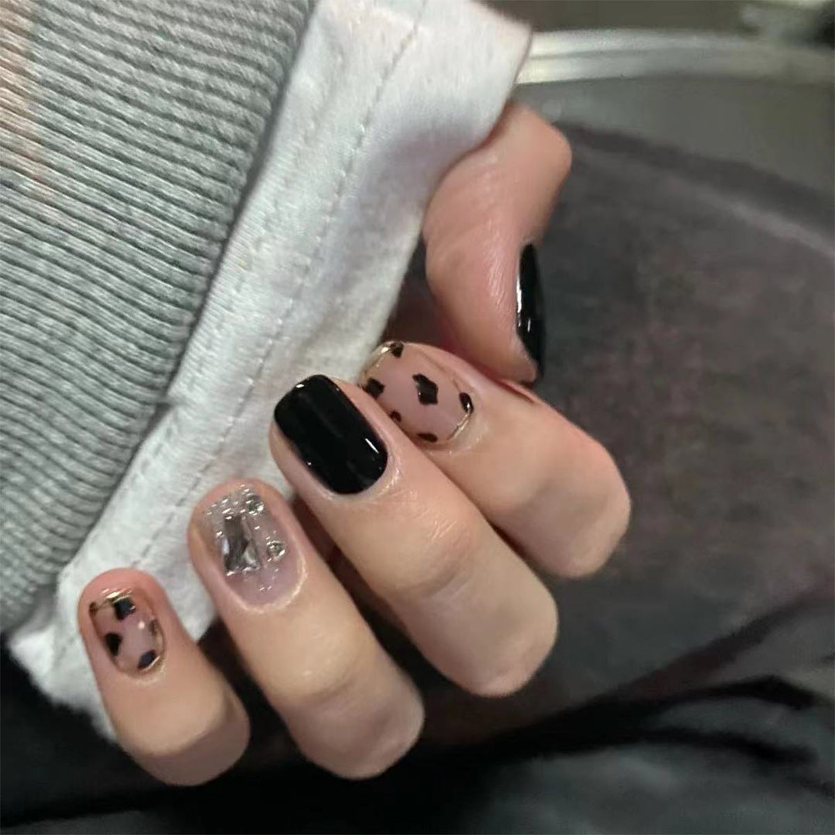 Glossy Press-On Nails 10 Pieces