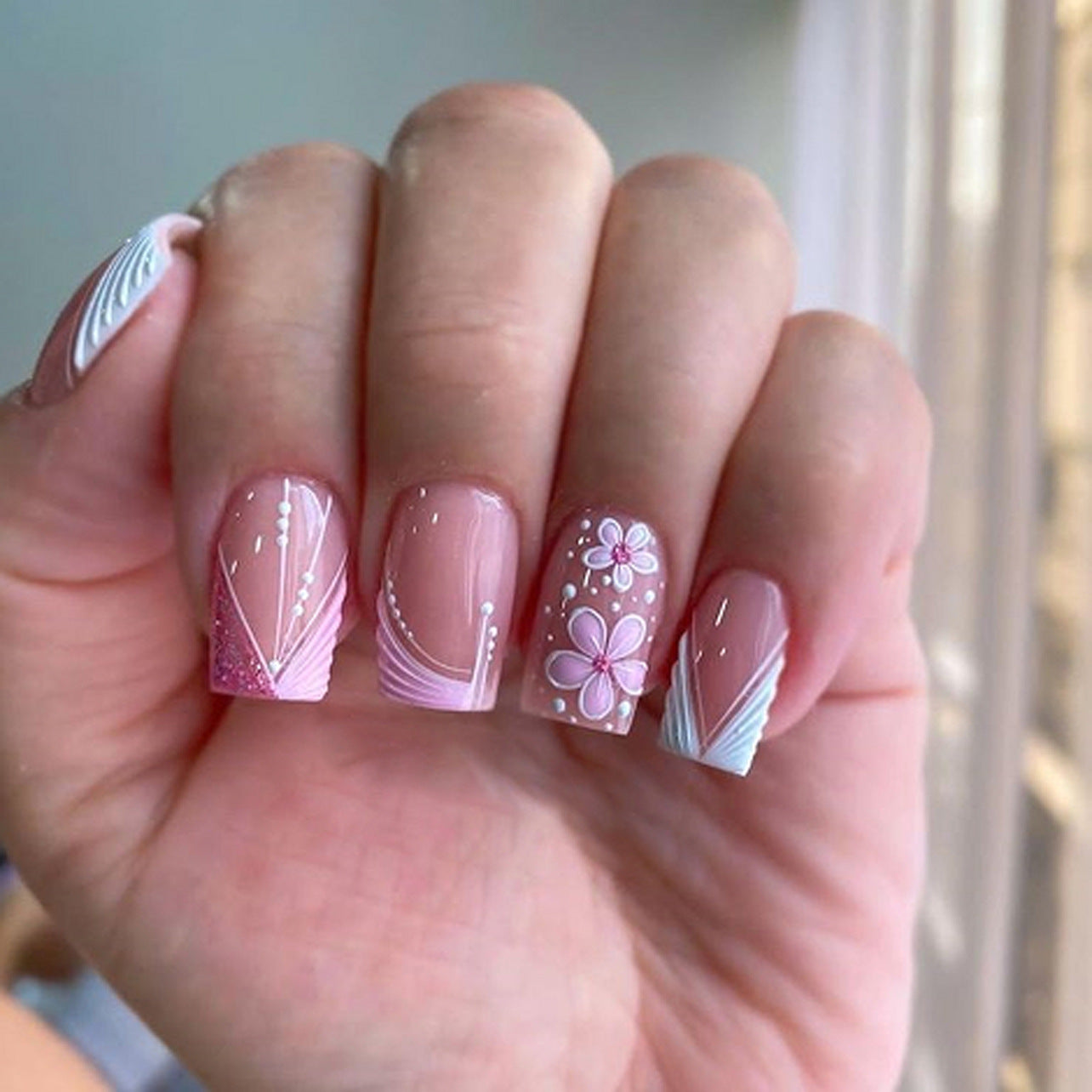 Handcrafted Elegant Nail Set 10 Pieces