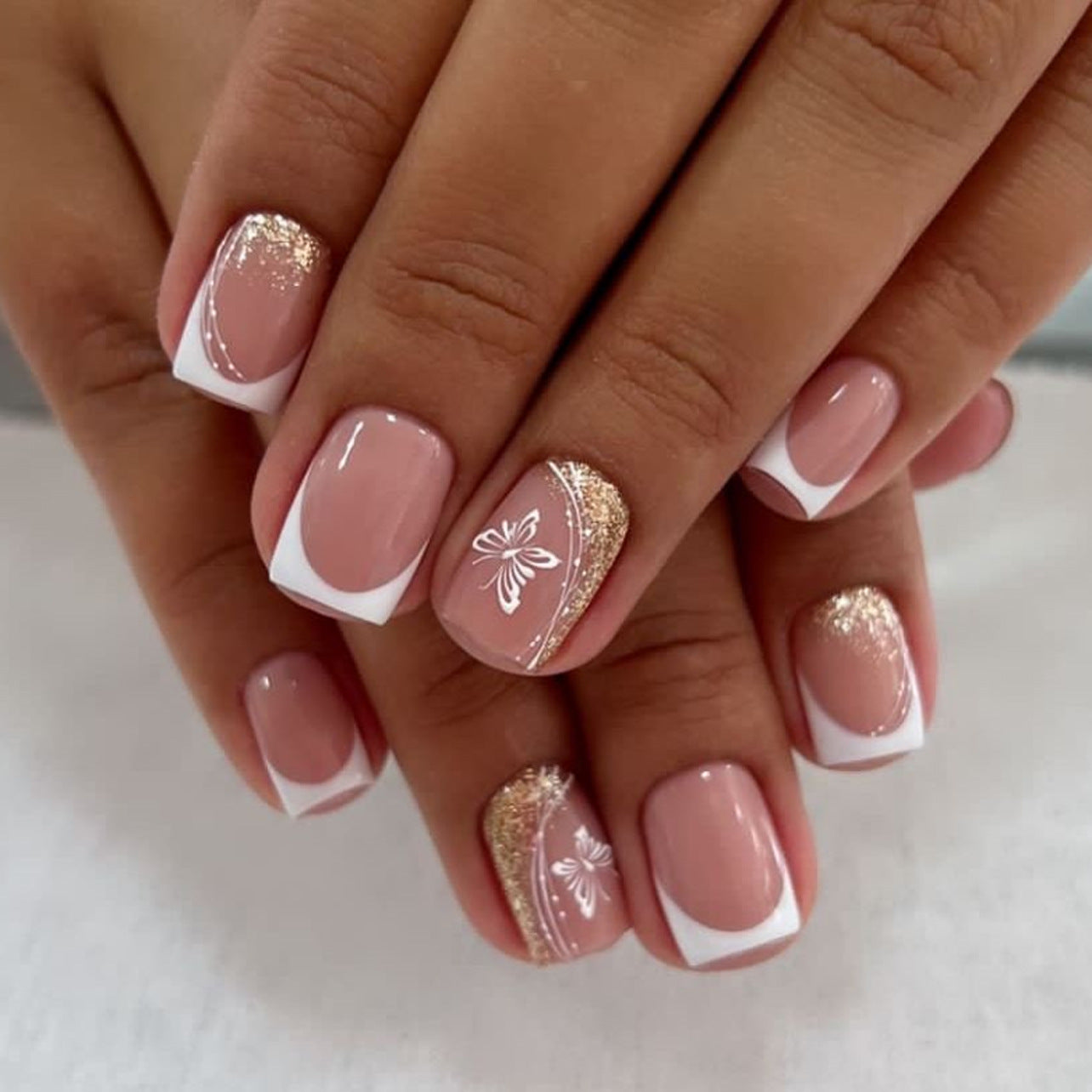 Holiday Press-On Nails 10 Pieces