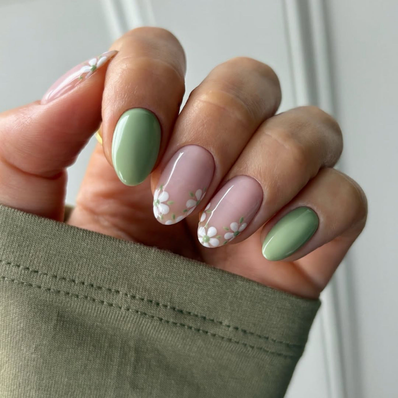Floral Press-On Nails 10 Pieces