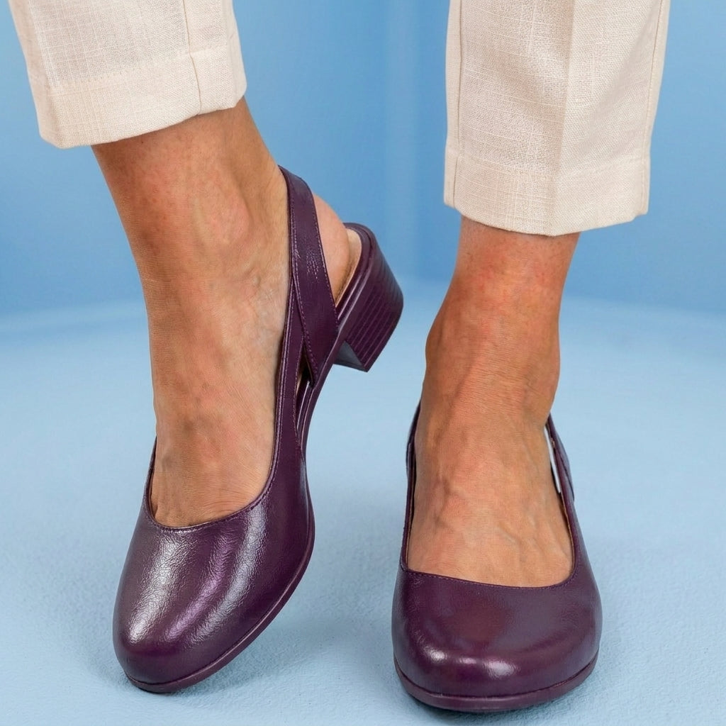 Orthopedic Leather V-Cut Block Heel Pumps - Topstitch Detail